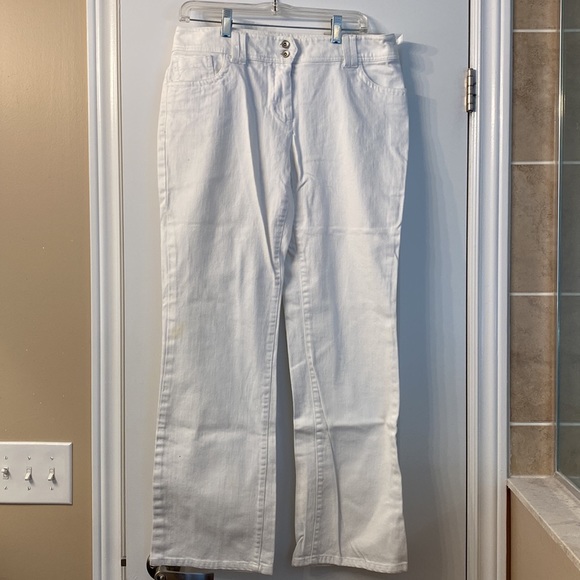 White 2 button jeans - Picture 5 of 6